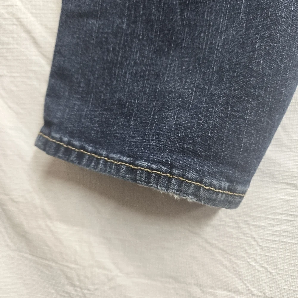 Levi Strauss Signature Straight Leg Jean Womens 6M Mid Rise Stretch Denim Dark
